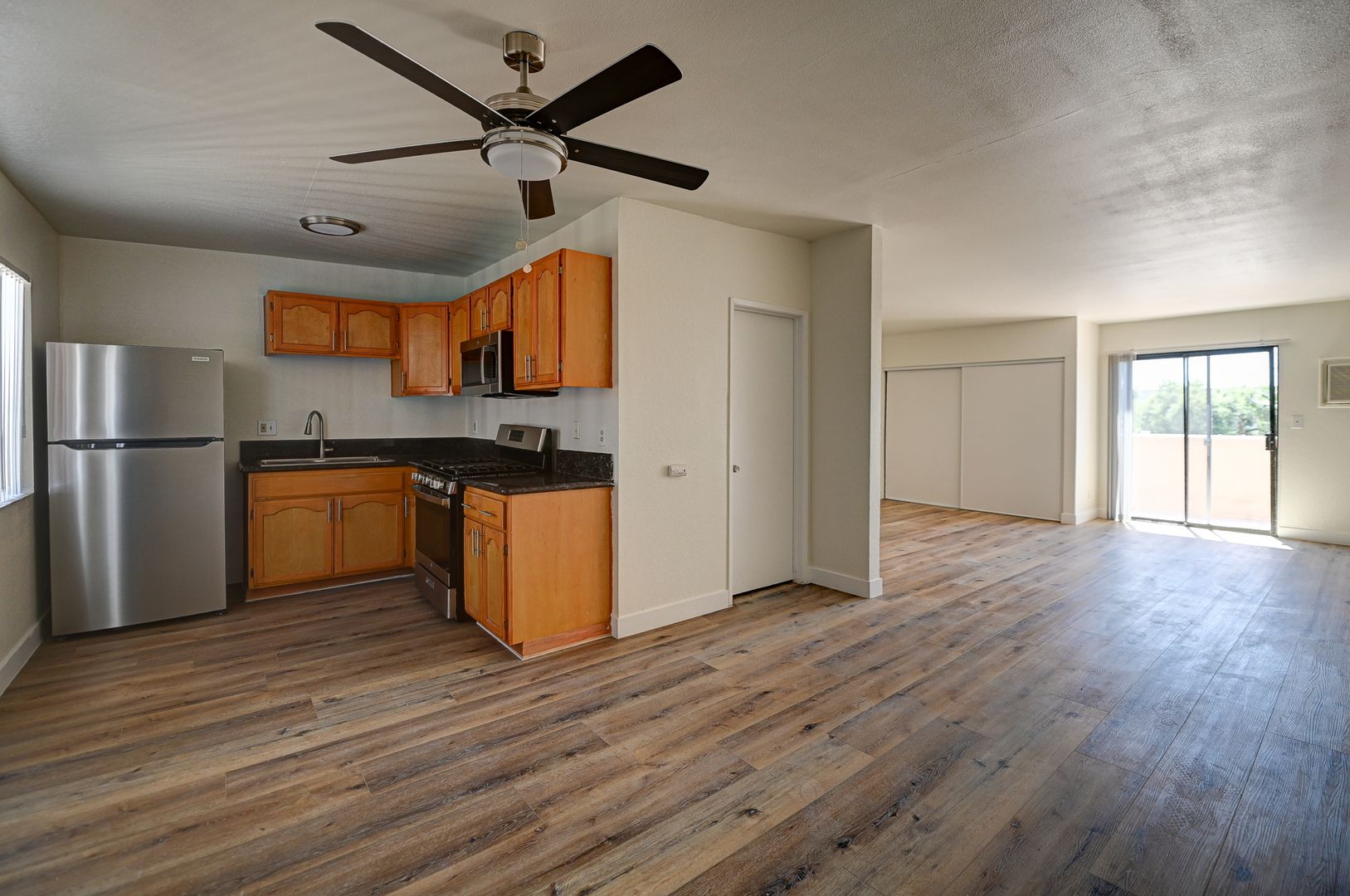 Santa Ana Apartment: 709 E. Chestnut Ave.