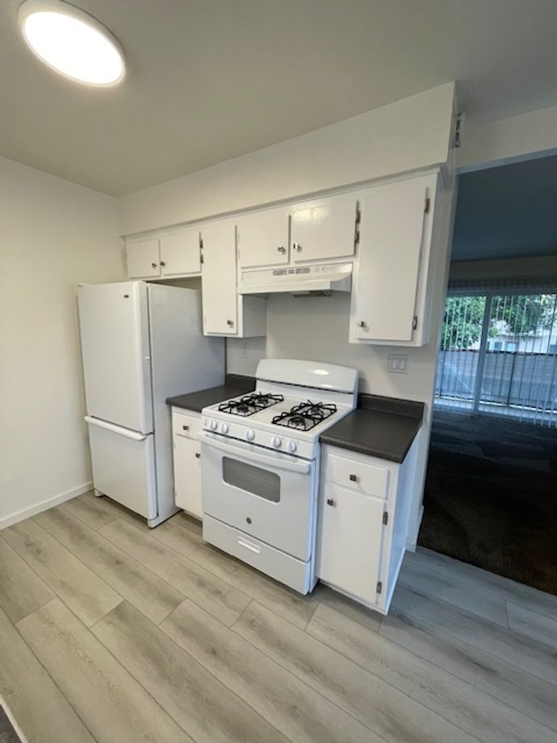 Huntington Beach Apartment: 425 16th Street
