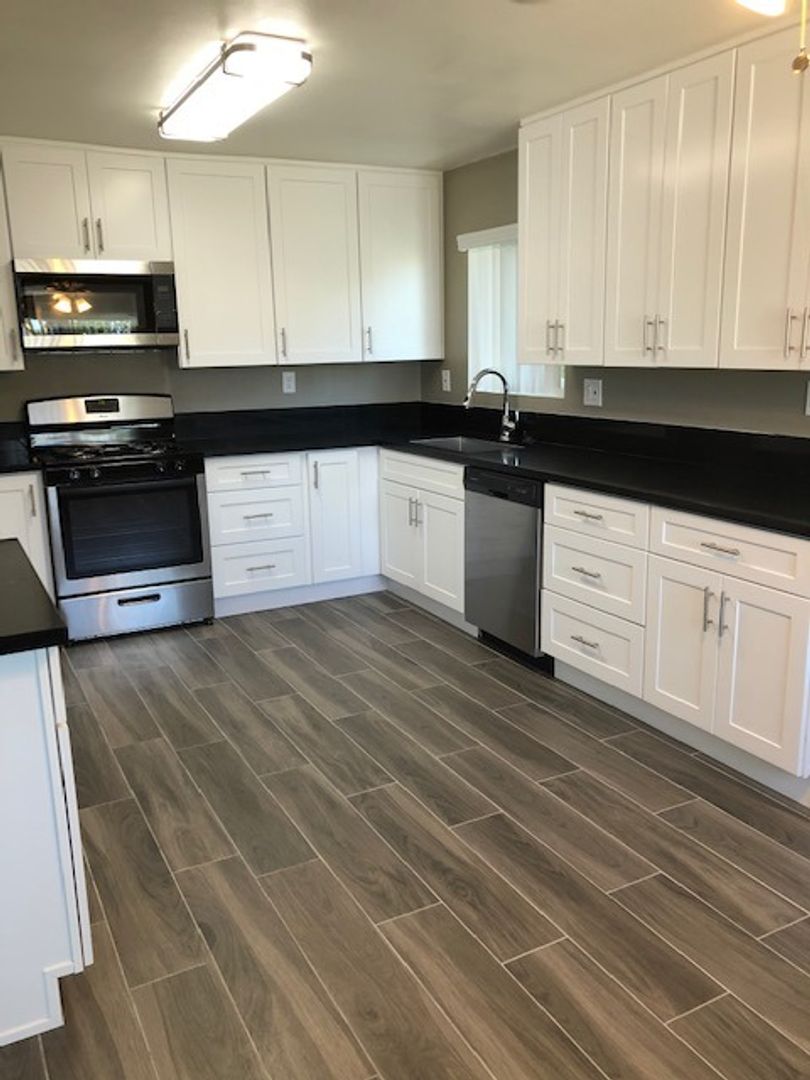 Bellflower Apartment: 9334 Palm Street #D