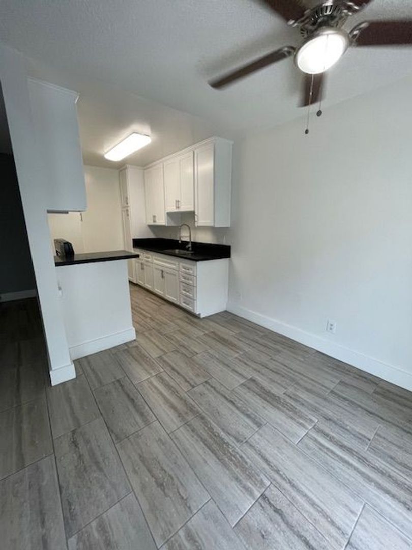 Lakewood Apartment: 4119 Levelside Ave.