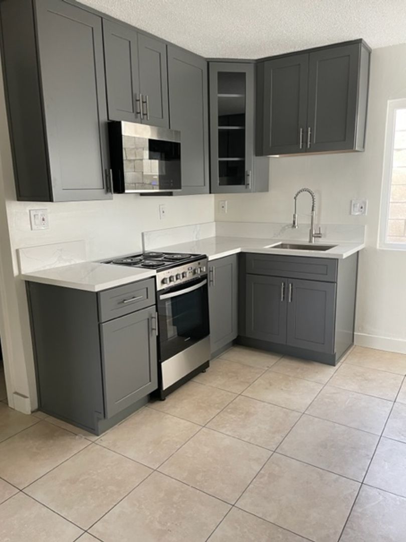 Bellflower Apartment: 9328-9334 Palm Street