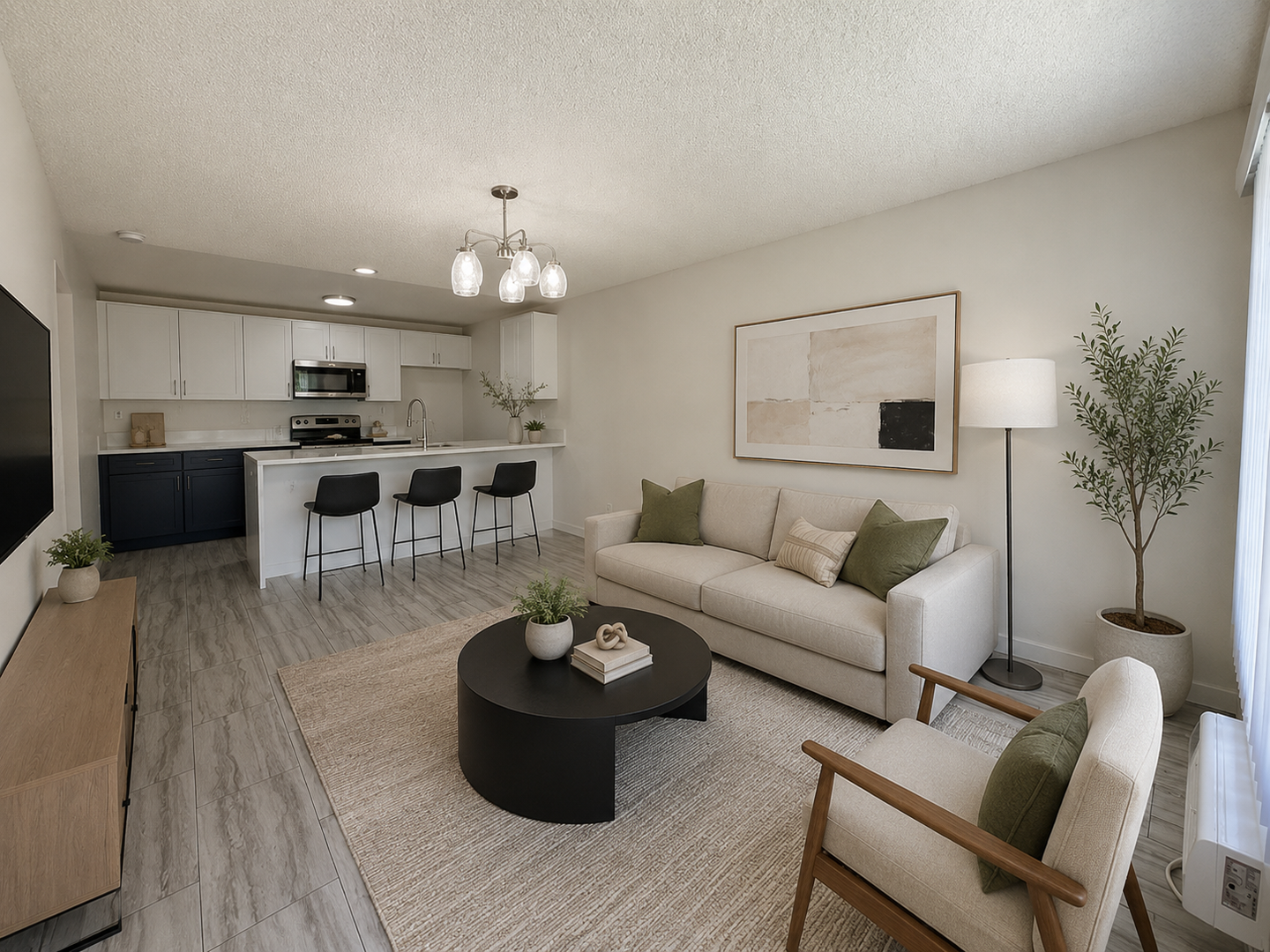 Orange Apartment: 1541 E. Quincy Ave. #C-04