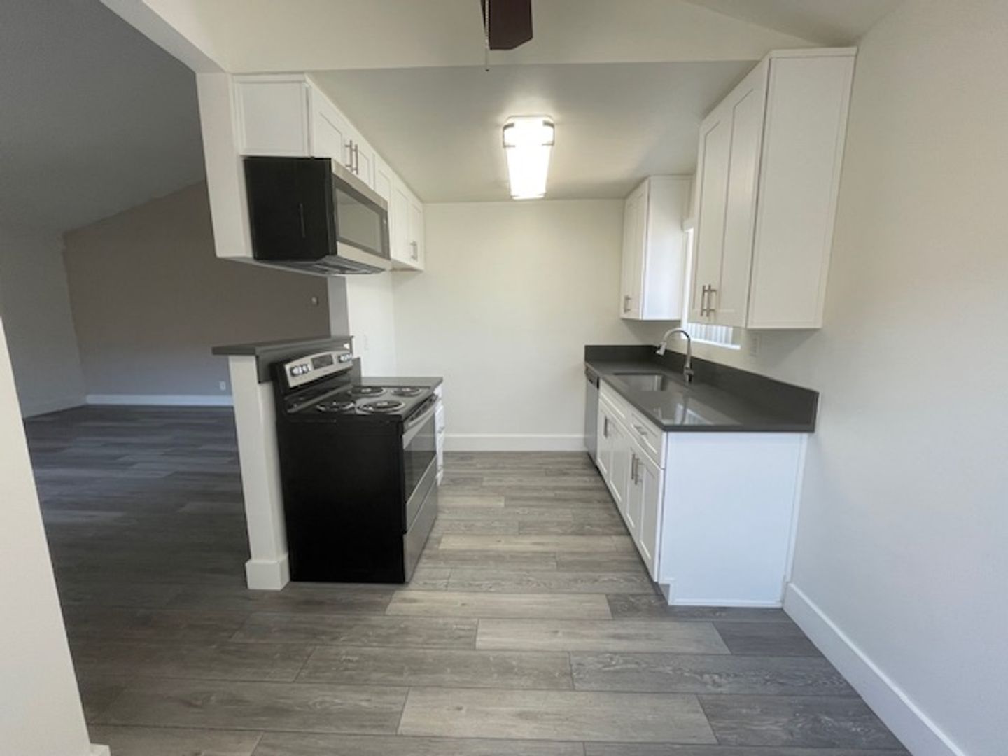 Los Alamitos Apartment: 4260 Green Ave.