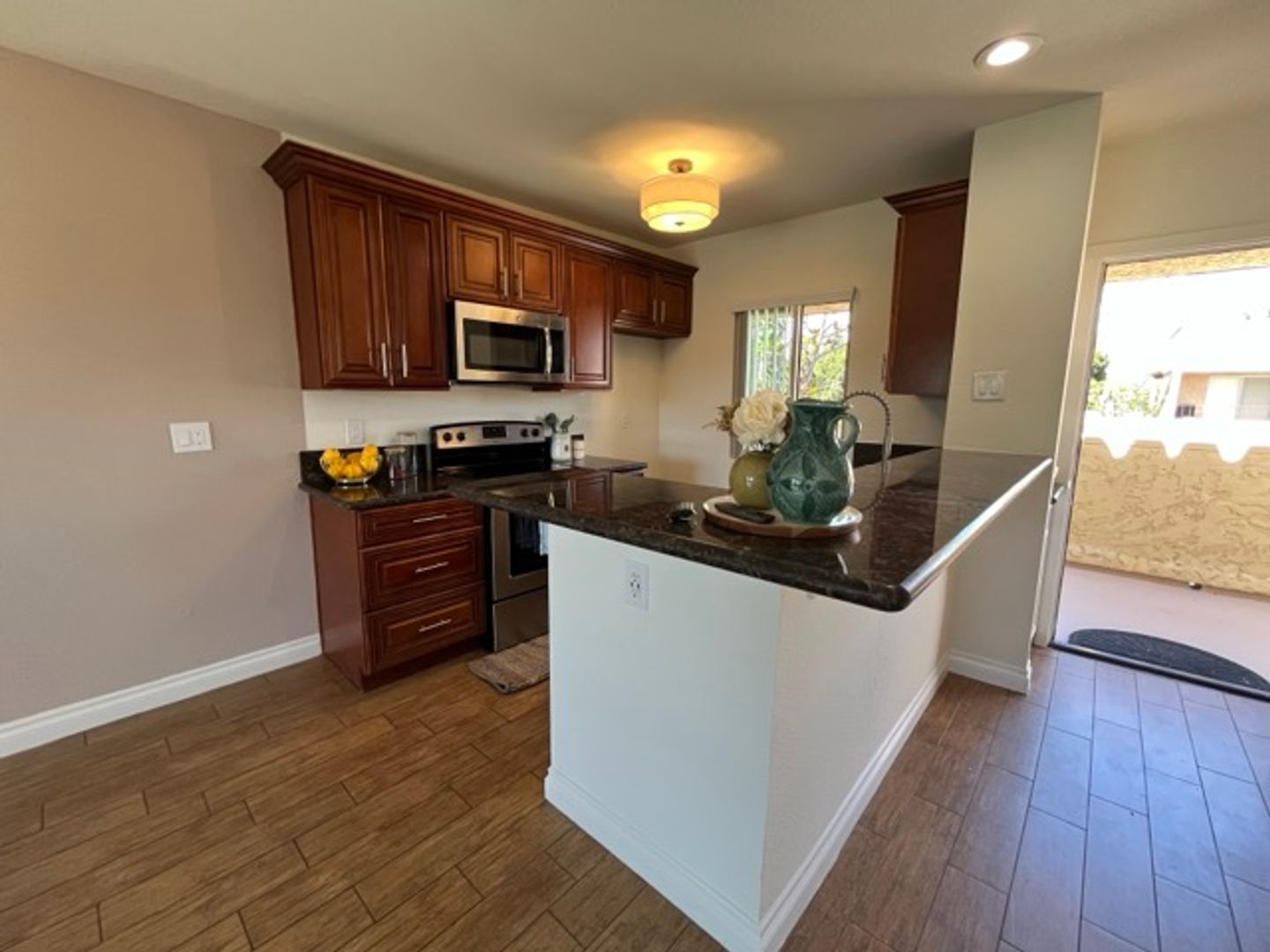 Orange Apartment: 1541 E Quincy Ave #C-15