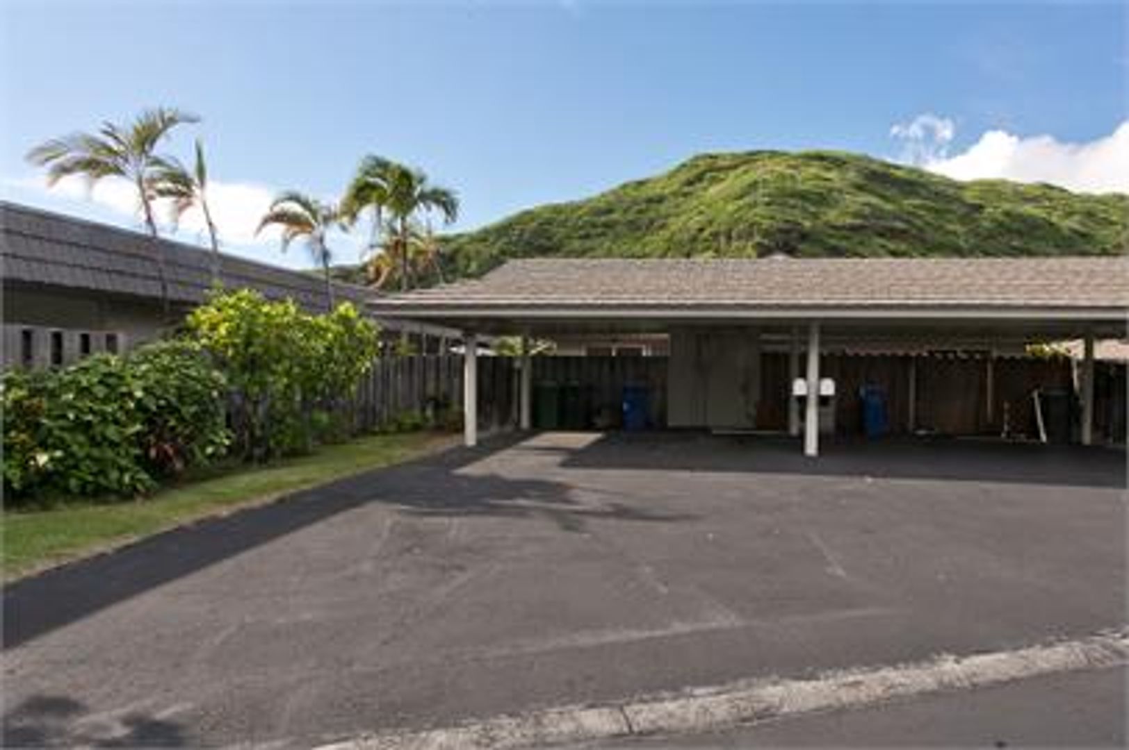 Honolulu House: 278 Opihikao Way #682