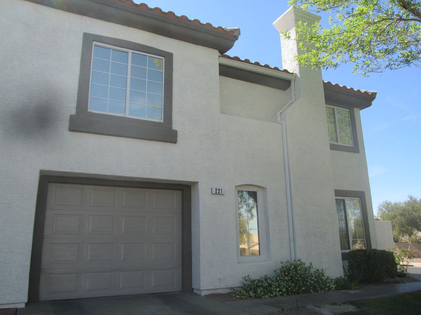Henderson Townhome: 221 Luninborg