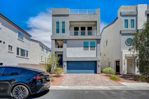 3 Story Home with Rooftop Deck - Luxury Living! – photo 1