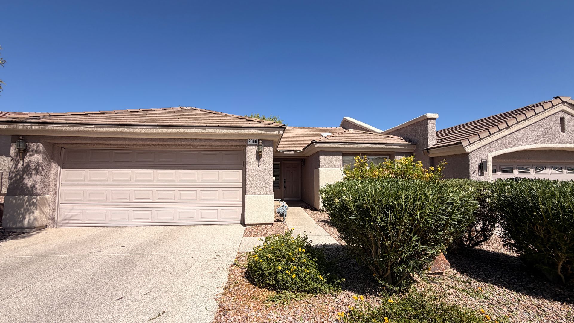 Henderson House: 2066 Poppywood Ave