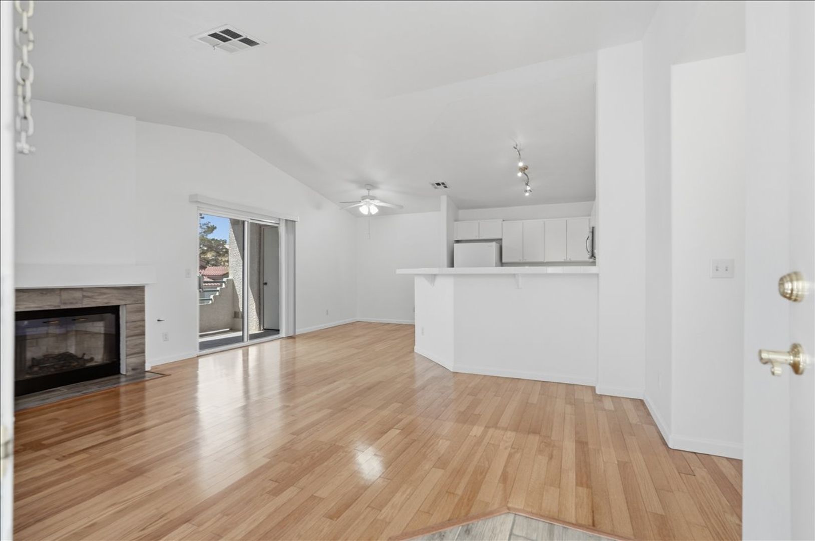 Las Vegas Condo: 556 Yacht Harbor Dr. #202