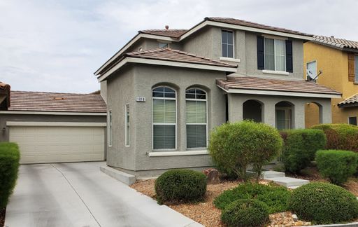 Fabulous 3 bedroom with den and new flooring – photo 1