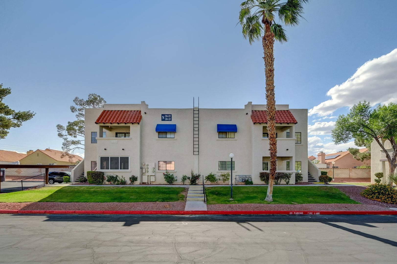 Las Vegas House: 101 Luna Way