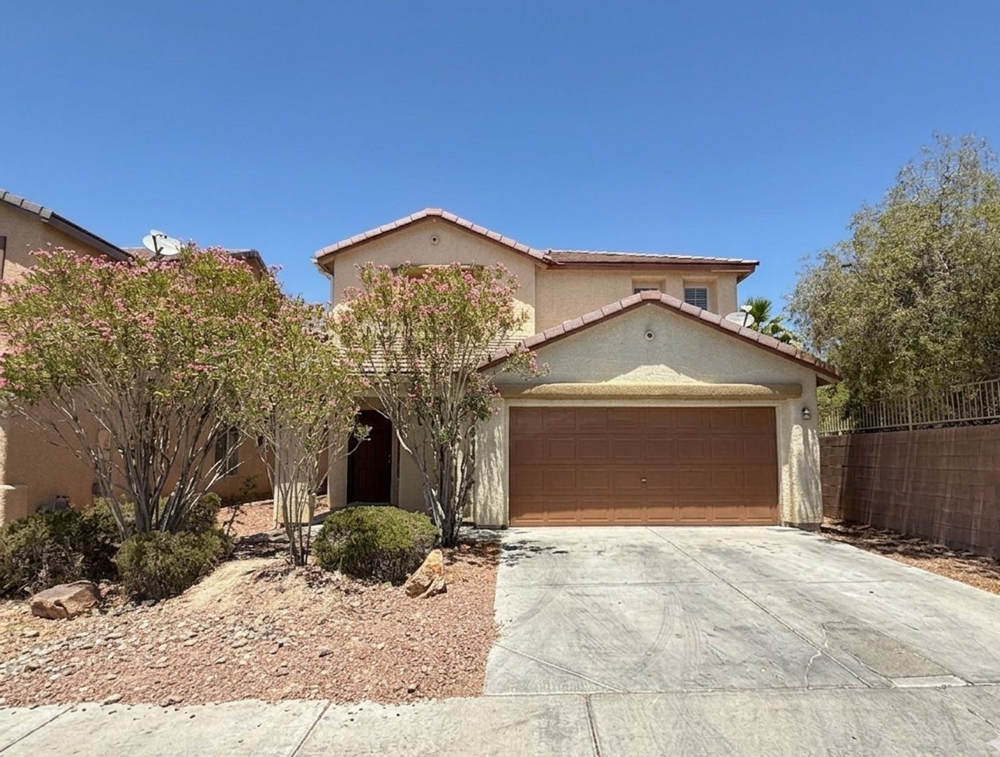 Henderson House: 2696 Begonia Valley
