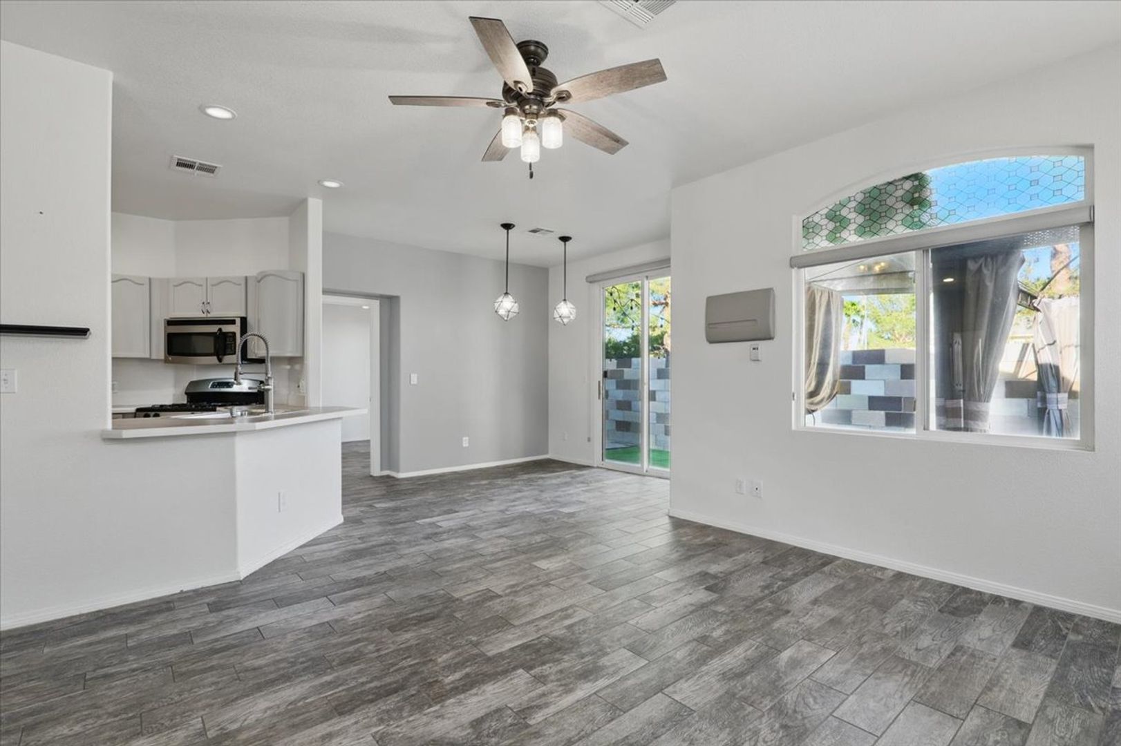 Las Vegas House: 1193 Stormy Valley Rd