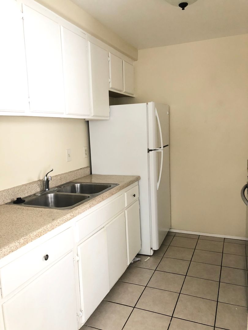 Apartment for rent at 4967 Auburn Dr., San Diego, CA 92105