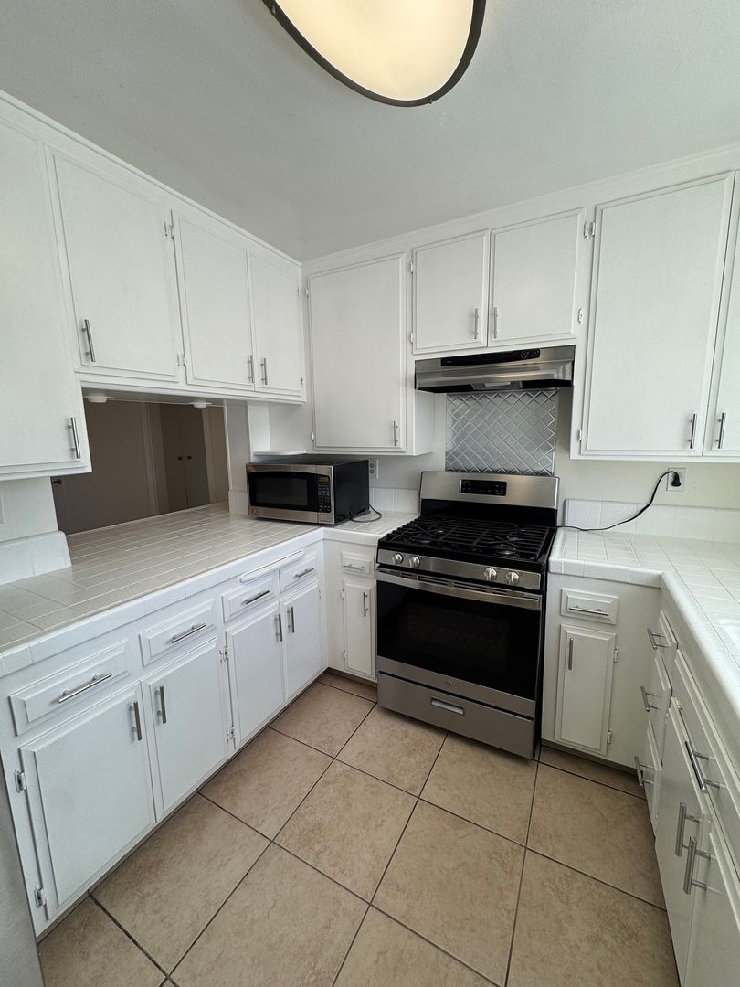 San Diego Apartment: 4445 Fanuel St