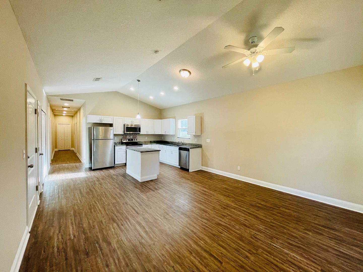 Jacksonville House: 6633 Osceola