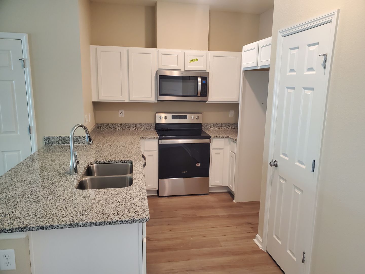 3/2.5 Town Home in Greenland Place!