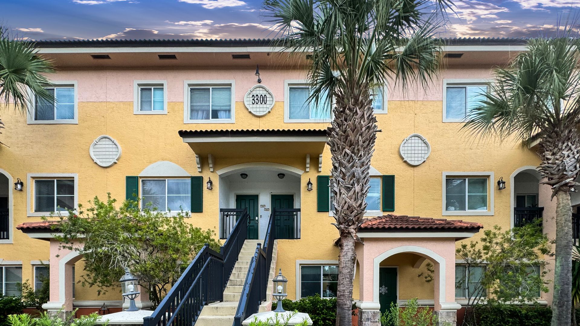 Jacksonville House: 9745 Touchton Rd