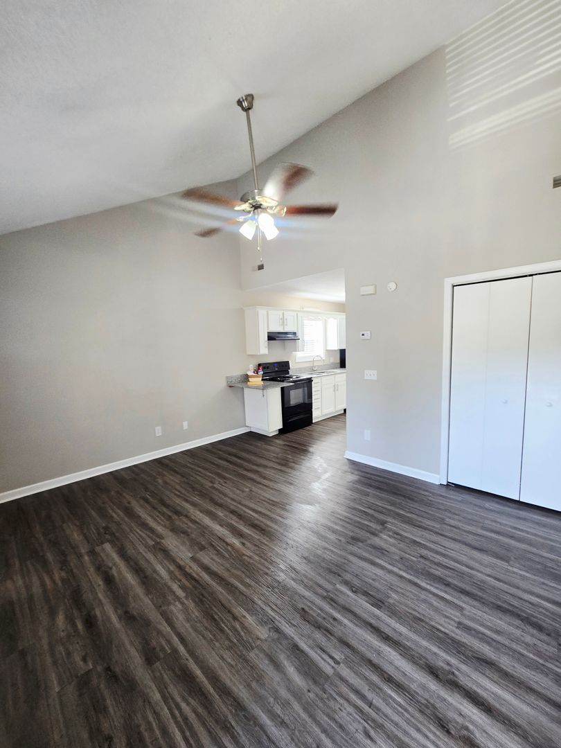 Kingsport Apartment: 900 Cooks Valley Road