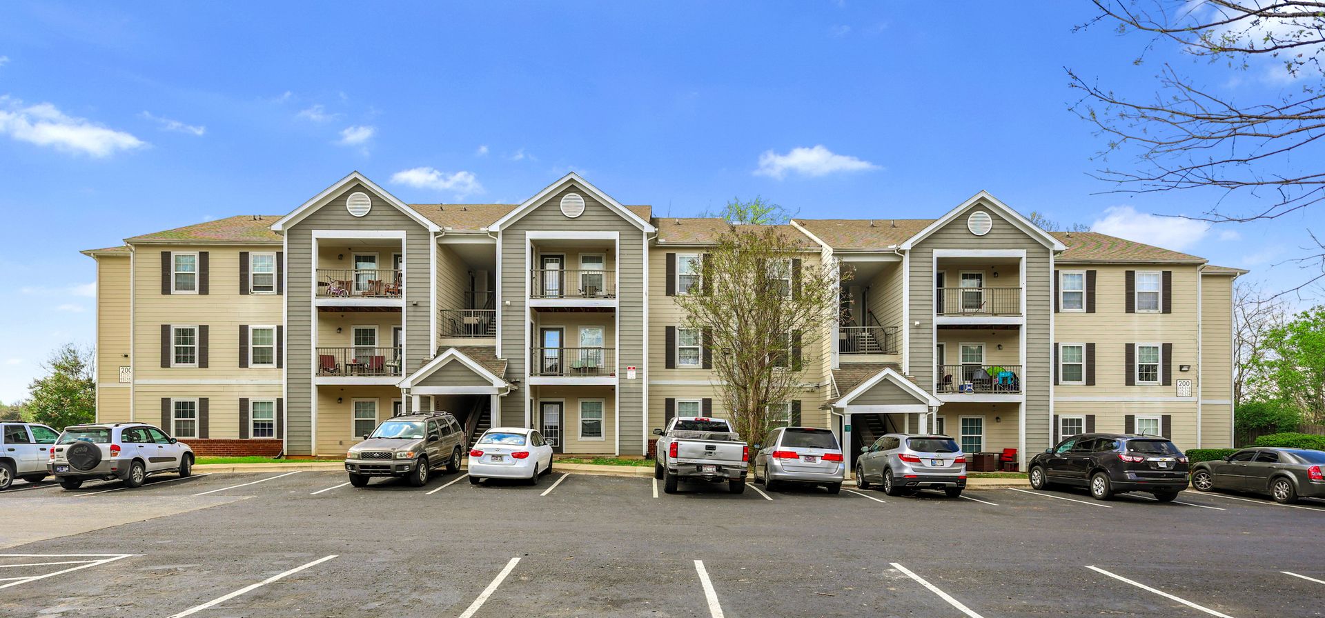 Clarksville Apartment: 500 Kraft Street