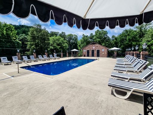 Beautiful 1BR Ground Level!'s Image