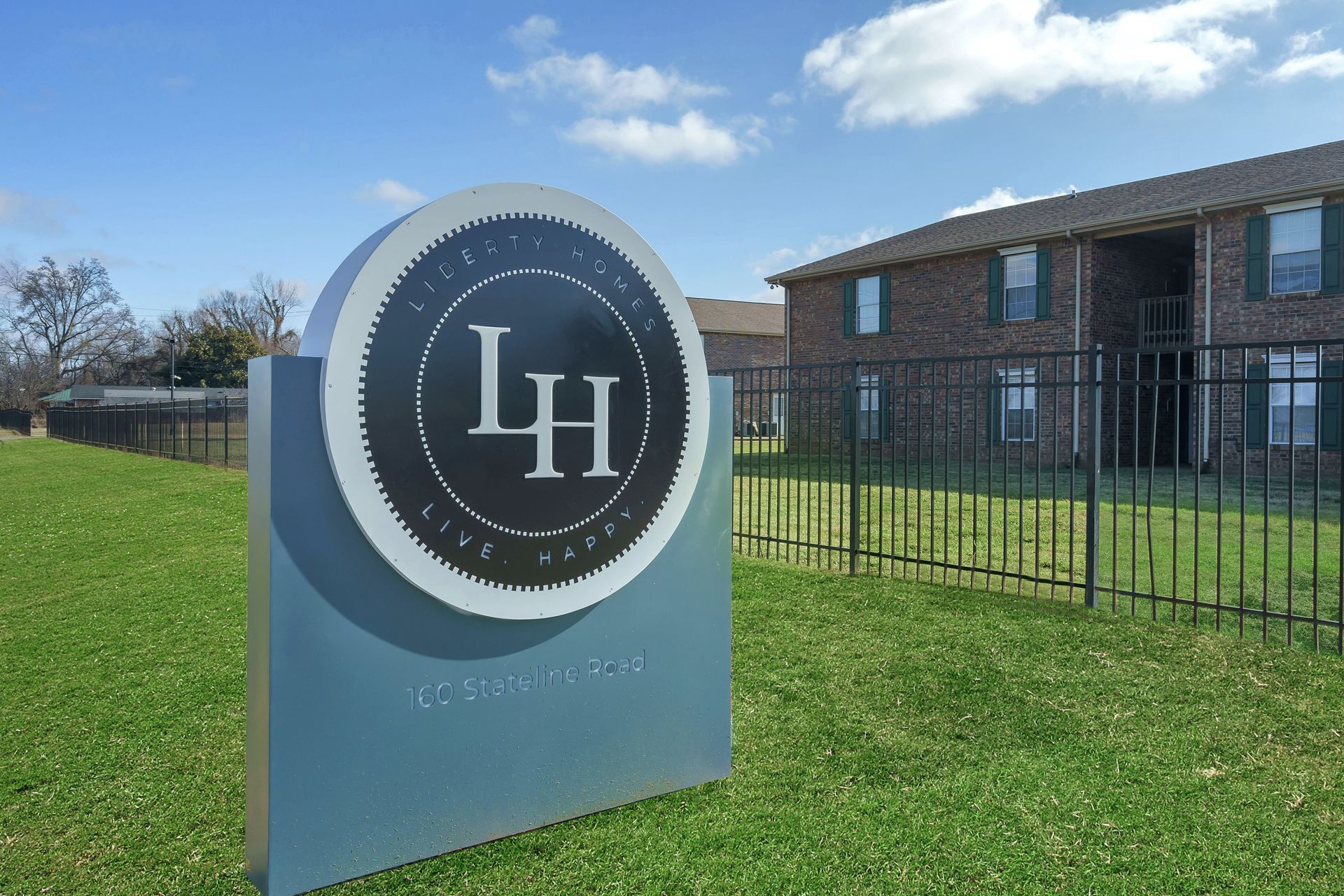 Clarksville Apartment: 160 State Line Road