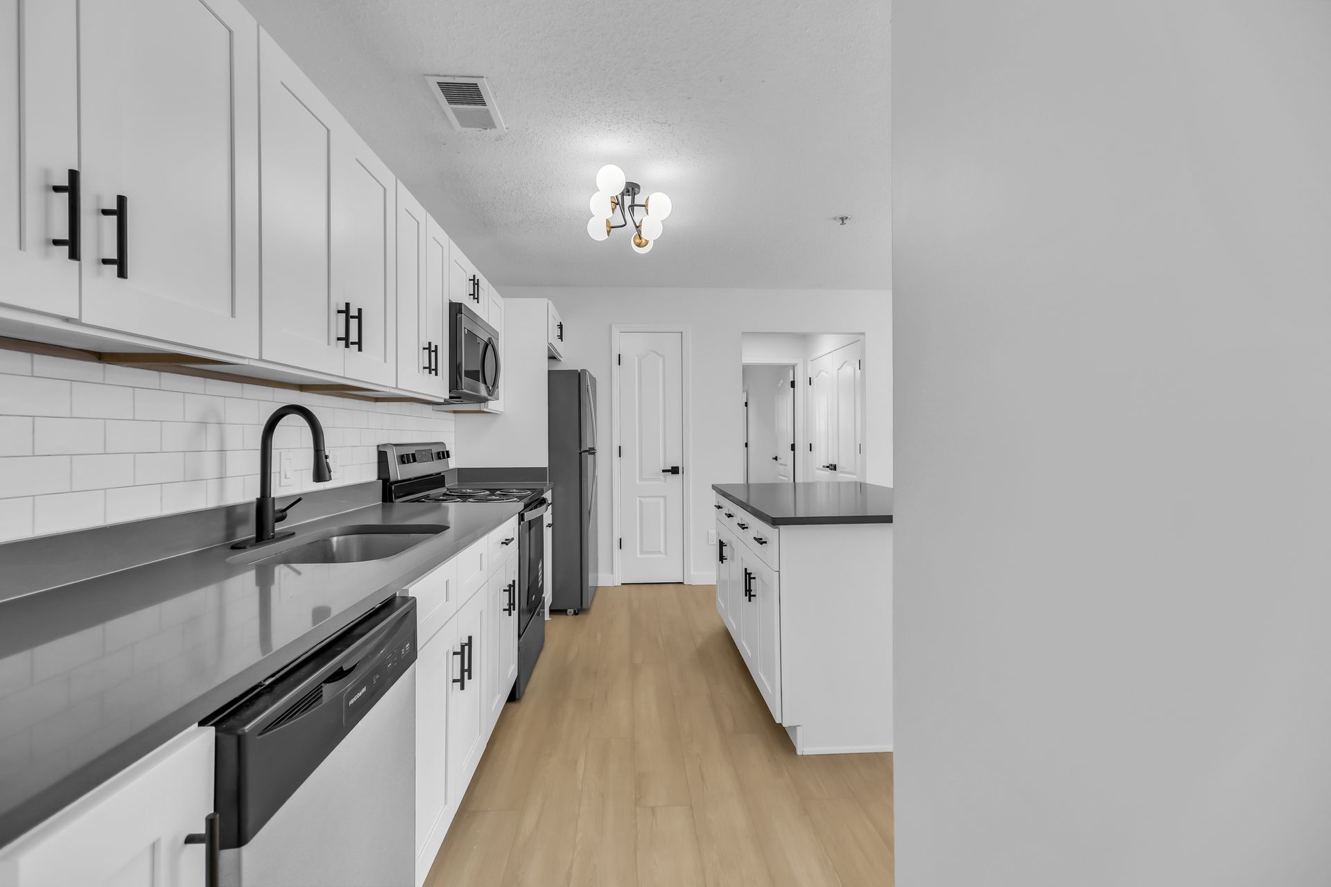 Bowling Green Apartment: 851 Fields Drive
