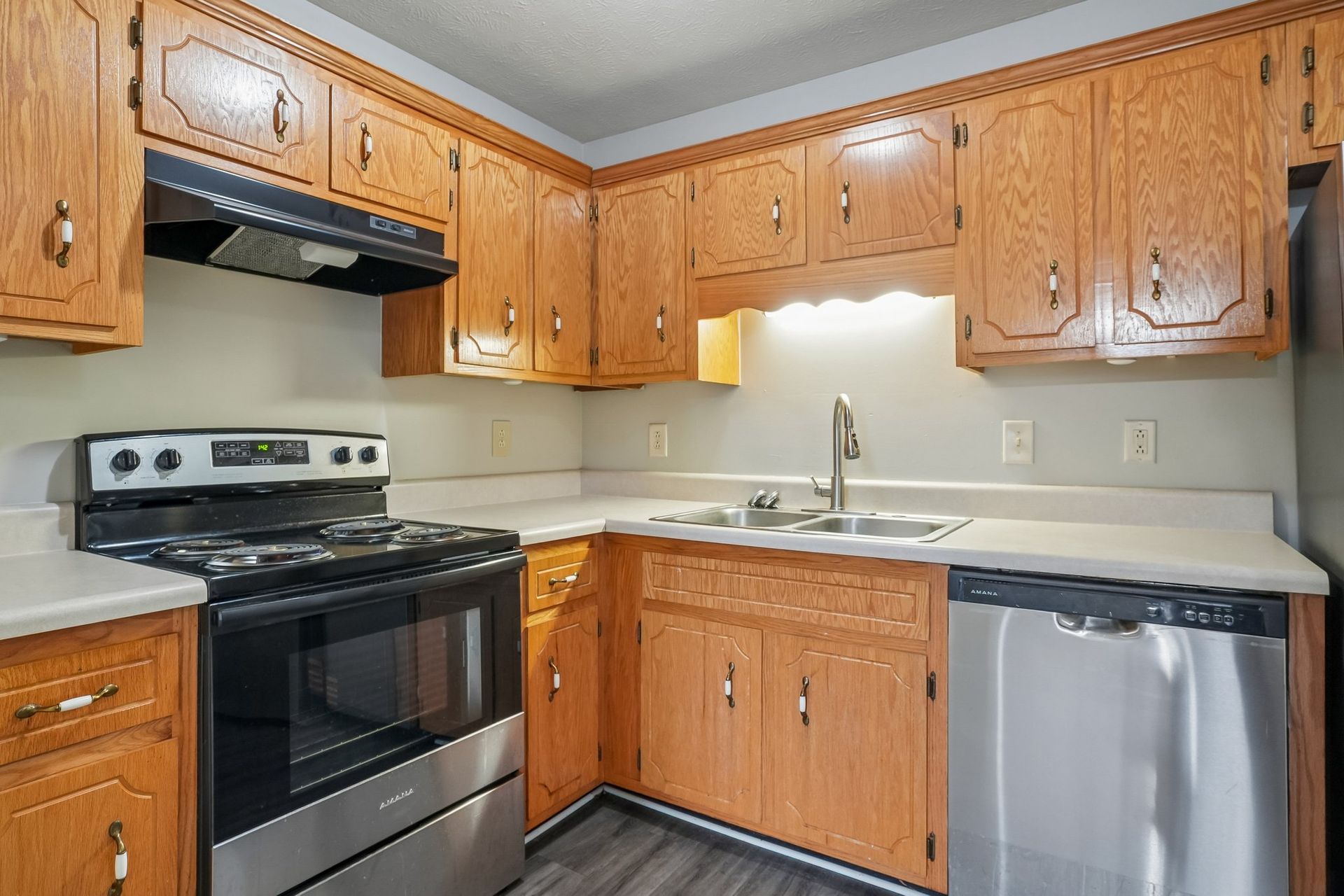 Clarksville Apartment: 160 State Line Road