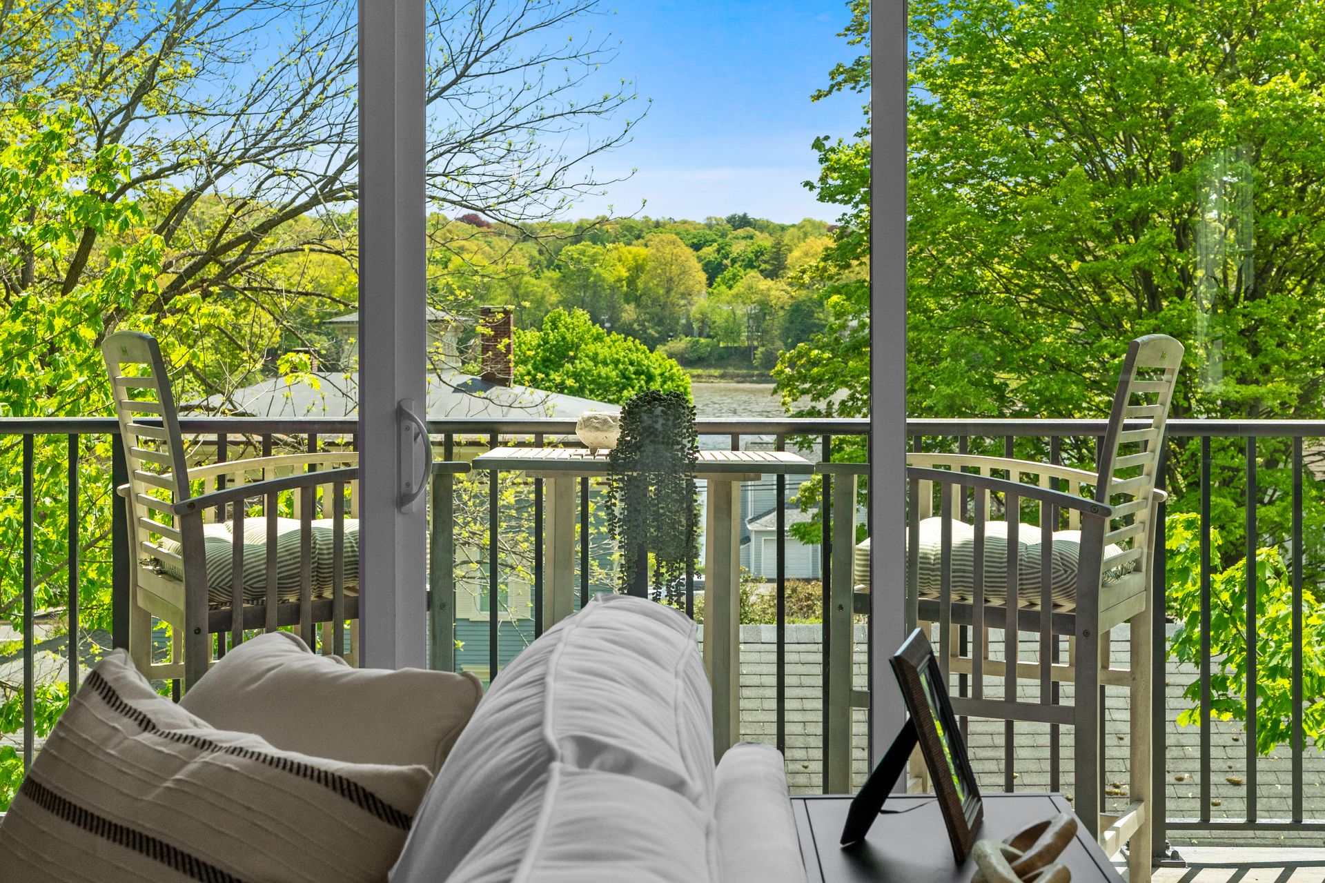 Riverhouse 8 of 12