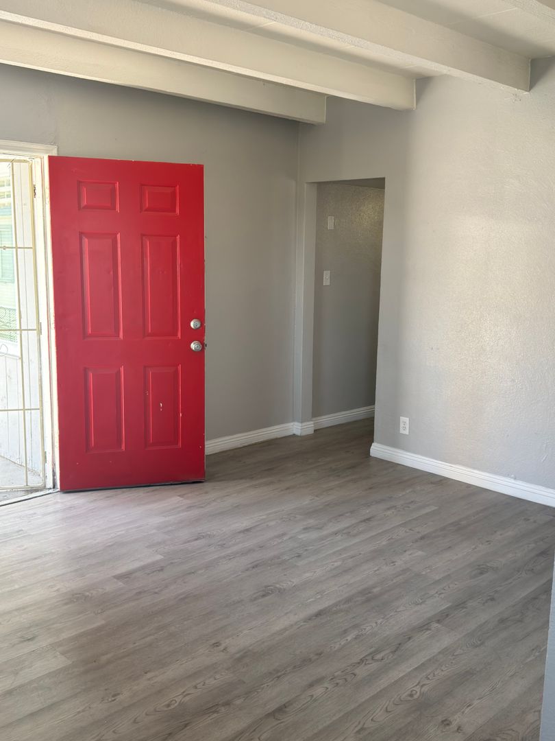 Las Vegas Apartment: 216 W Philadelphia Ave
