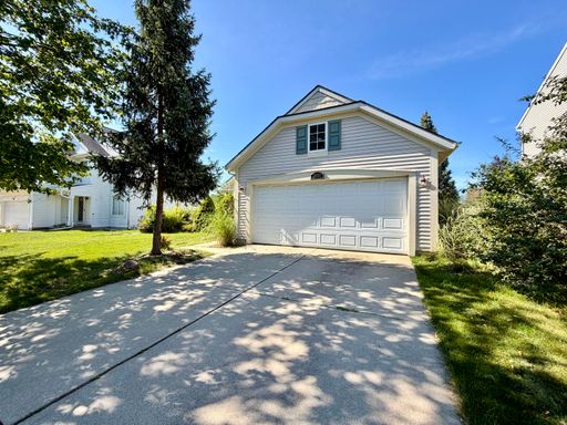Three Bedroom Home in Bailey's Grove of Kentwood