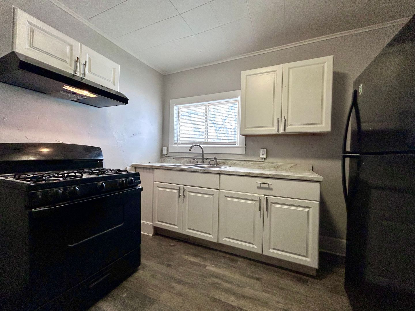 Muskegon Heights Apartment: 2513 Sanford St