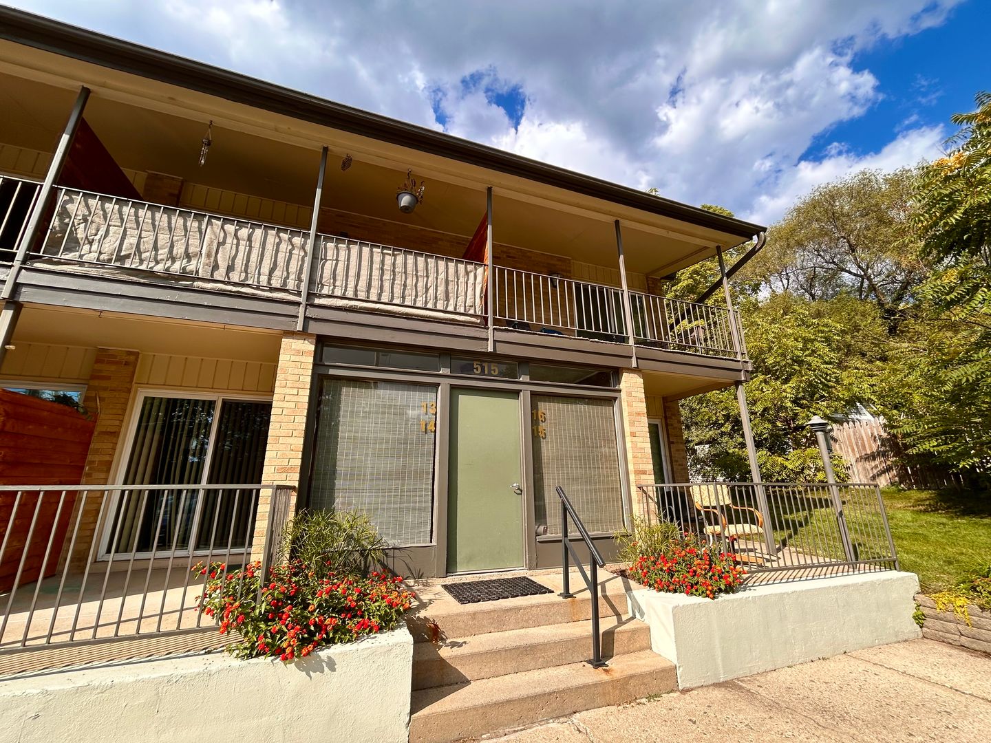 Grand Rapids Apartment: 511-515 Knapp/ 508-512 Woodridge NE