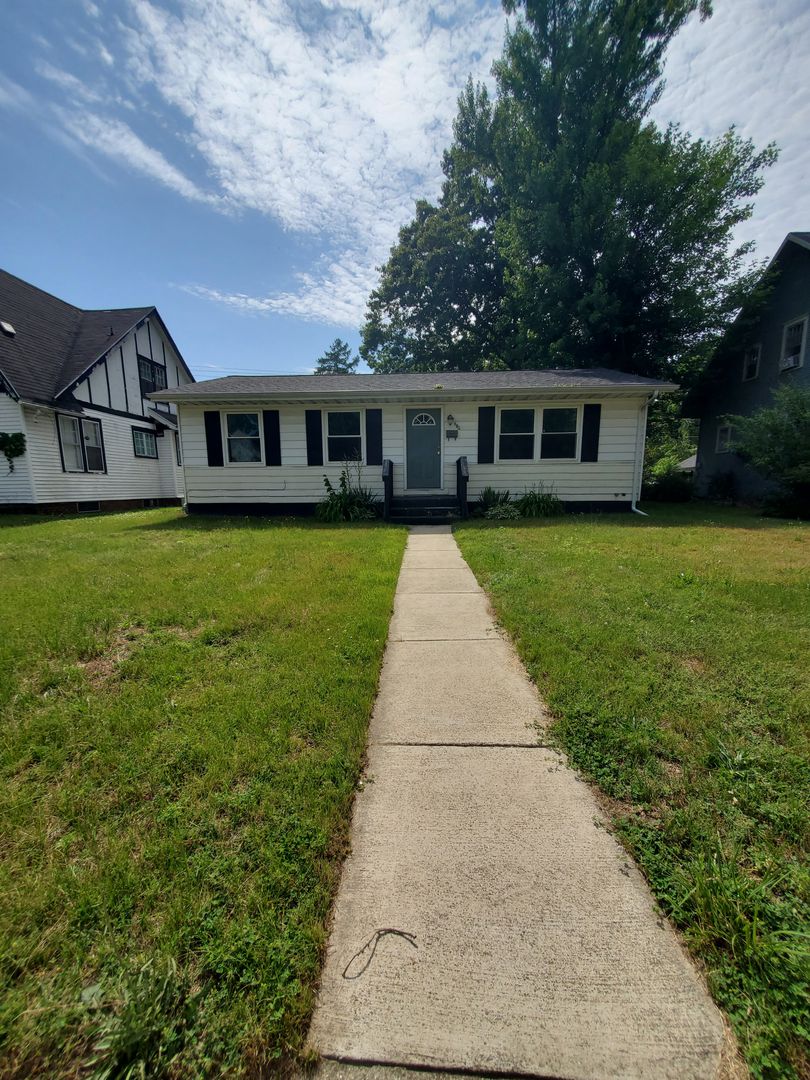 Spacious Four Bedroom Two Bath Home in Benton Harbor