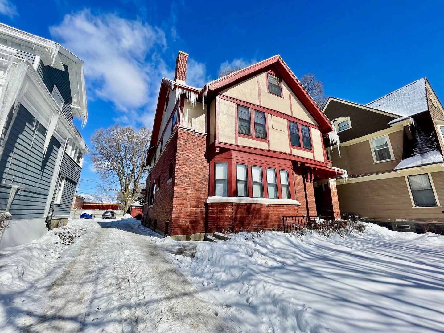 Grand Rapids Apartment: 231 Lyon Street NE