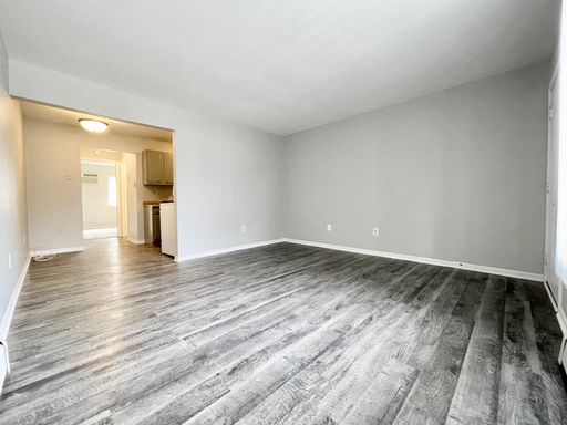 One Bedroom Apartment in Southeast Grand Rapids – photo 1