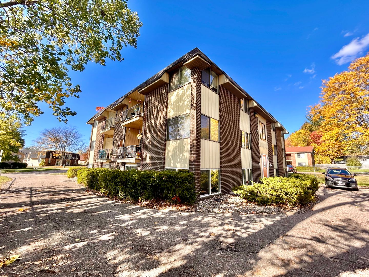 Grand Rapids Apartment: 4142 Oak Park Dr SE