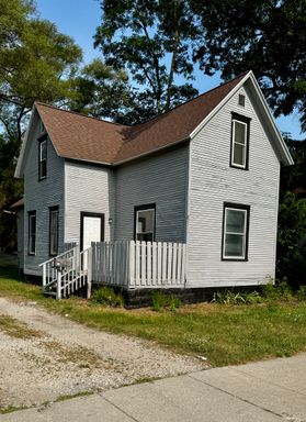 Four Bedroom Home in Muskegon – photo 1