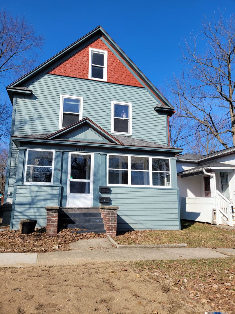 Kalamazoo Apartment: 1314 Oak Street