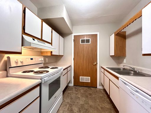 Two Bedroom Apartment in Coopersville - Randall Ridge Apartments