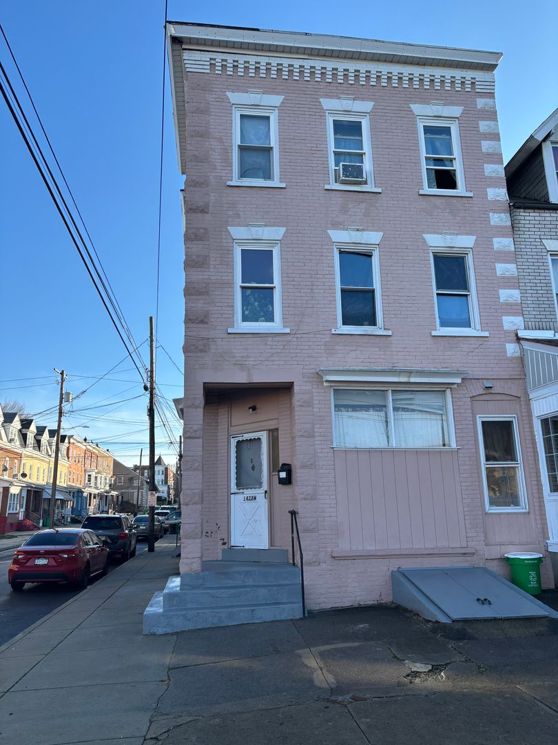 Allentown Apartment: 1428 W Gordon St.