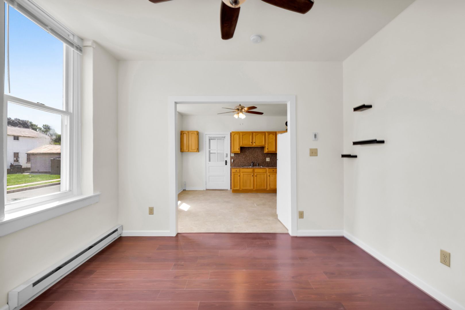 Topton Apartment: 14 S Haas St