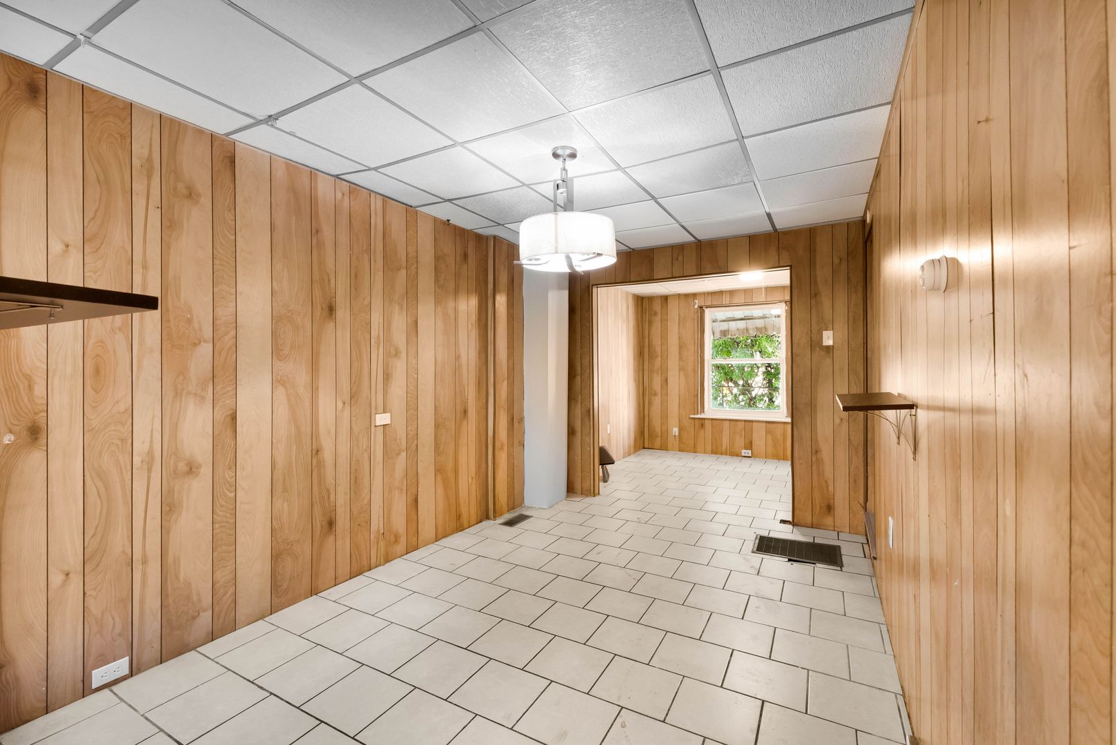 Allentown House: 622.5 N Silk St
