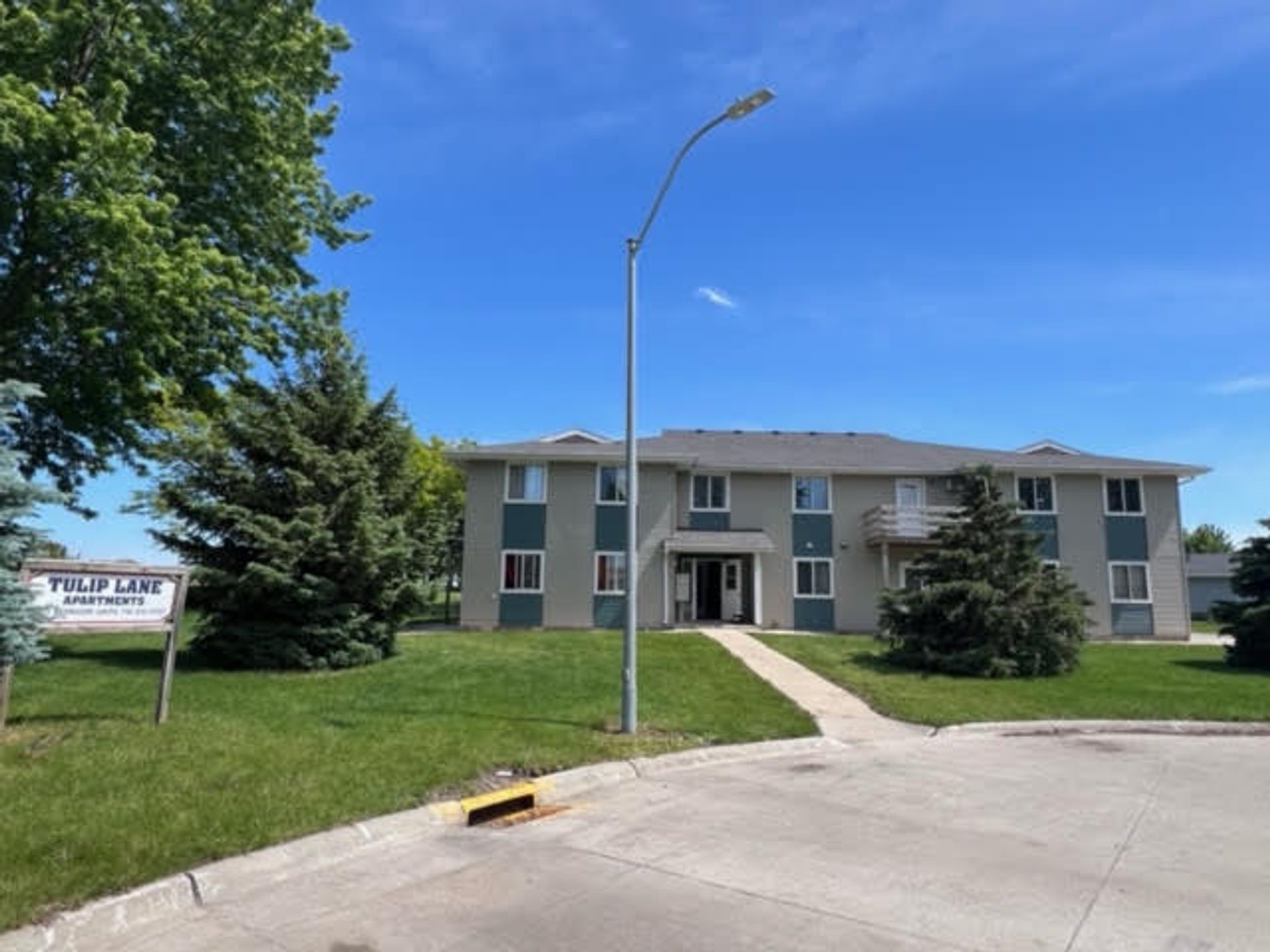 Storm Lake Apartment: 1716 Tulip Lane