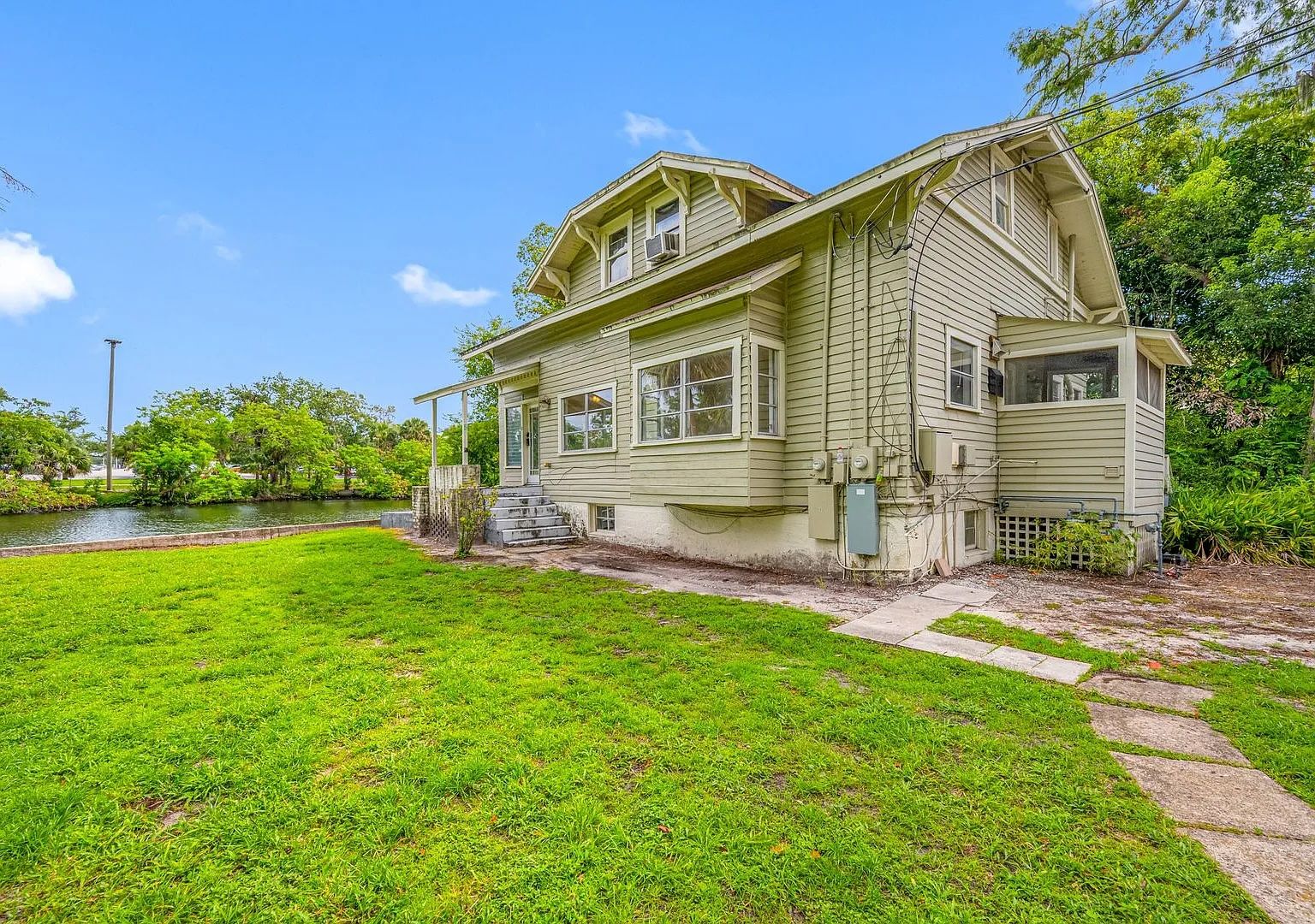 Tampa Apartment: 708 E Hollywood St