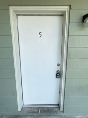 1 Bed Apartment Downtown Lakeland! – photo 1