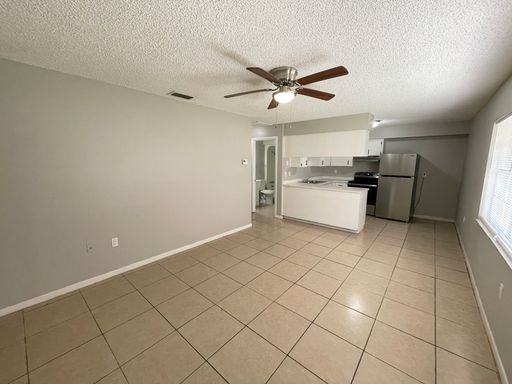 2 Bed renovated apartment in quiet location – photo 1