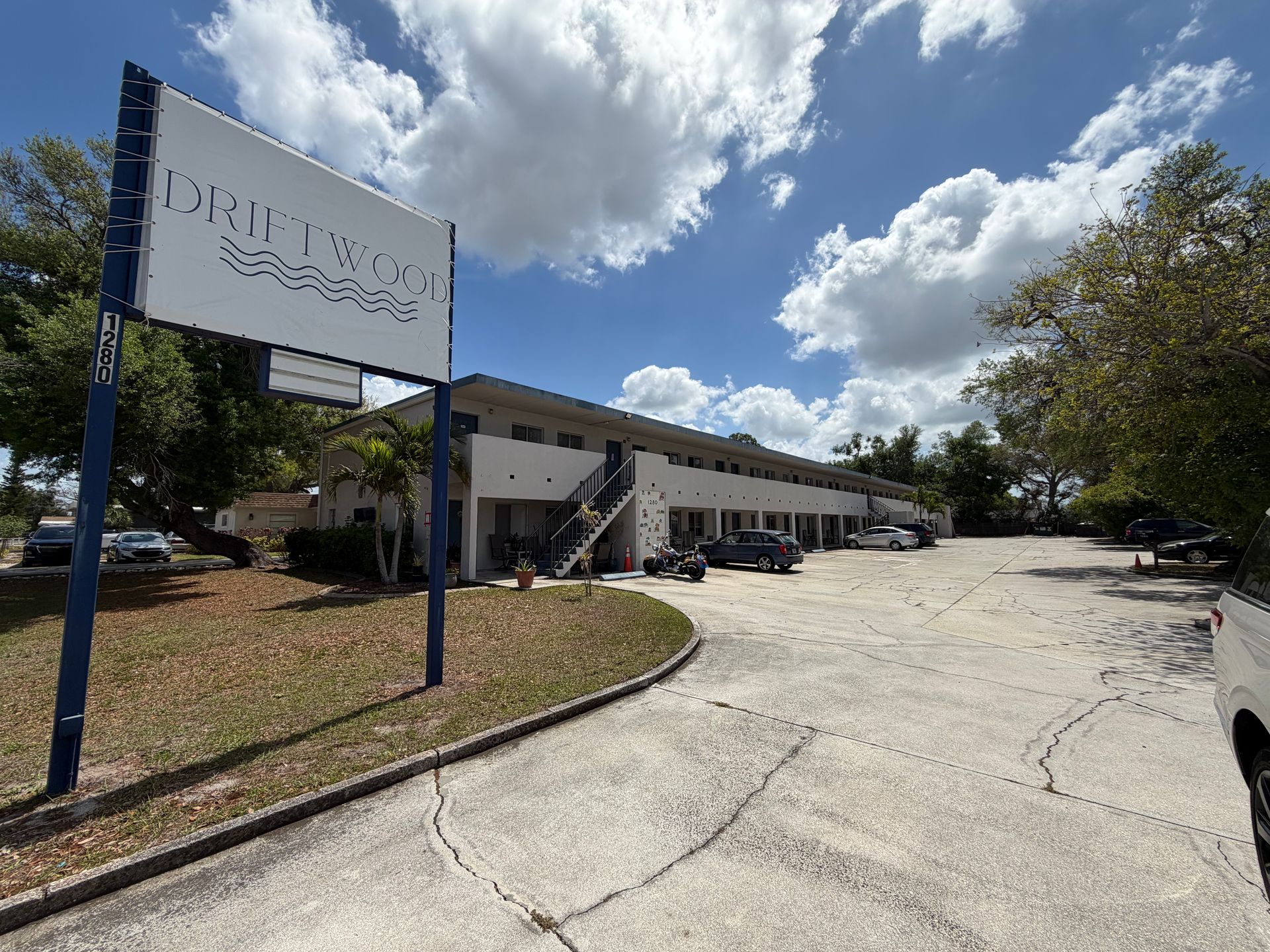 Sarasota Apartment: 1280 Whitfield Ave.