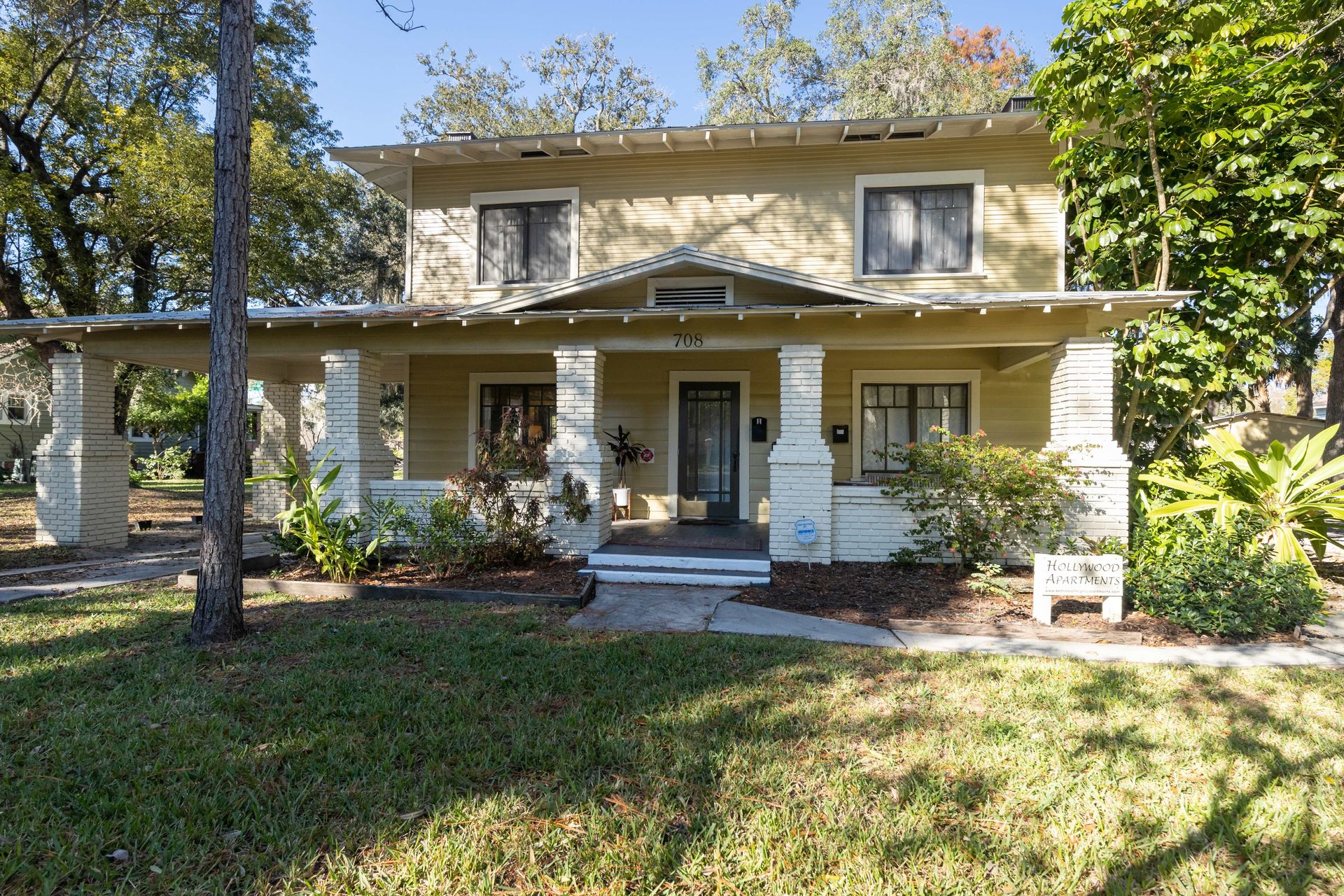 Tampa Apartment: 708 E Hollywood St #1