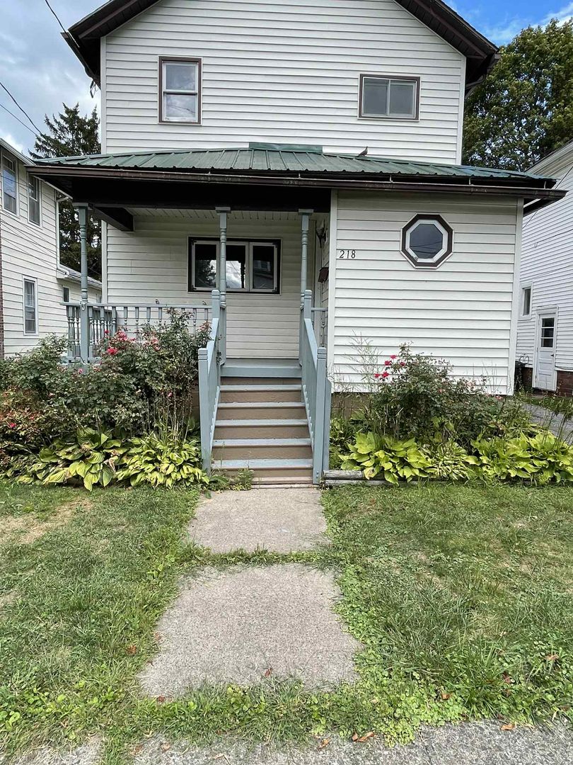 Olean Apartment: 218 N 15th St